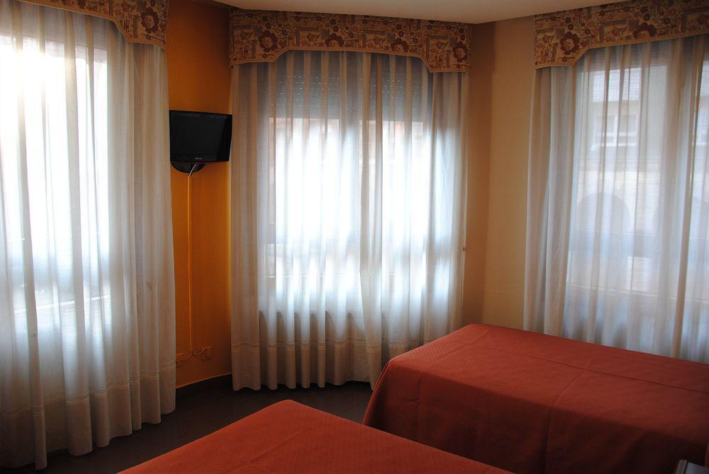 Hotel Playa Poniente Gijón Exteriör bild