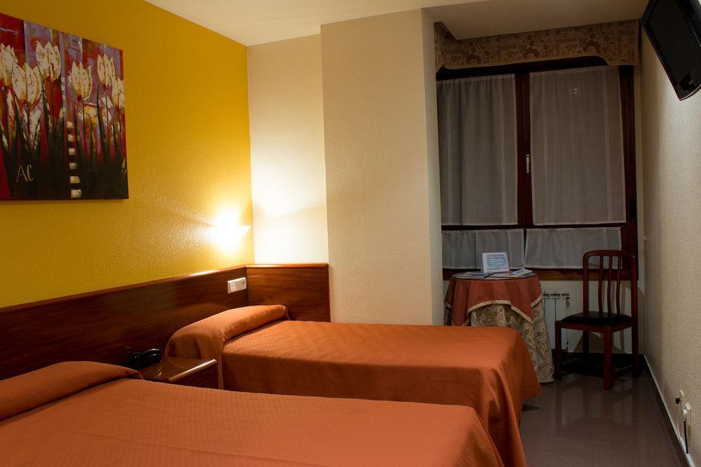 Hotel Playa Poniente Gijón Exteriör bild